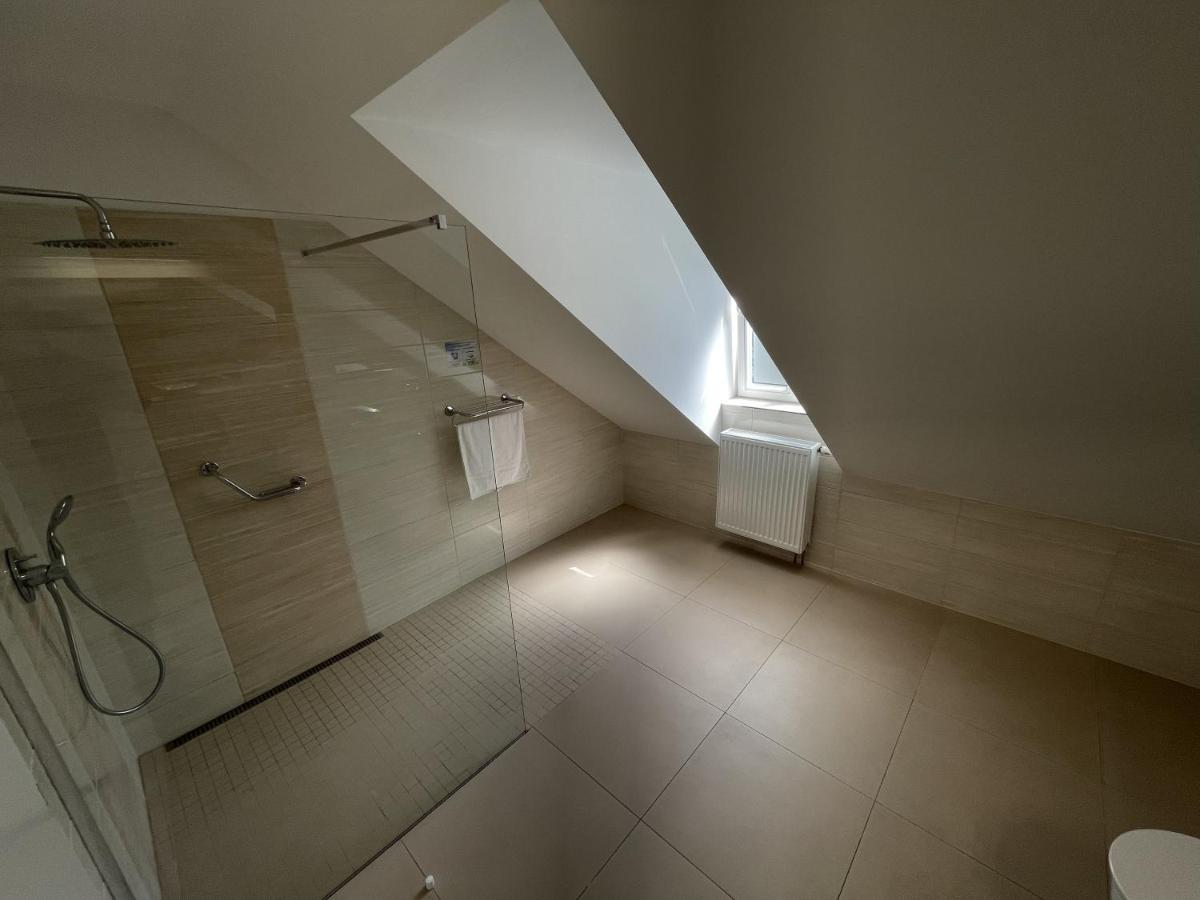 Hotel Reza Františkovy Lázně エクステリア 写真