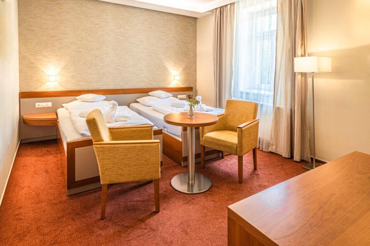 Hotel Reza Františkovy Lázně エクステリア 写真