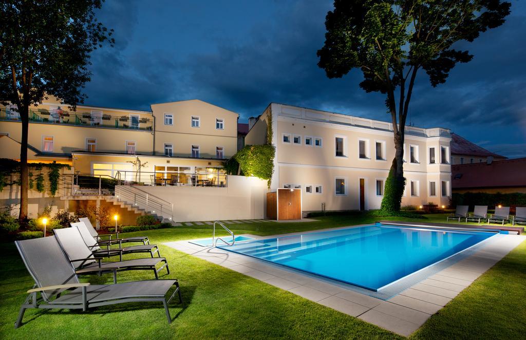 Hotel Reza Františkovy Lázně エクステリア 写真