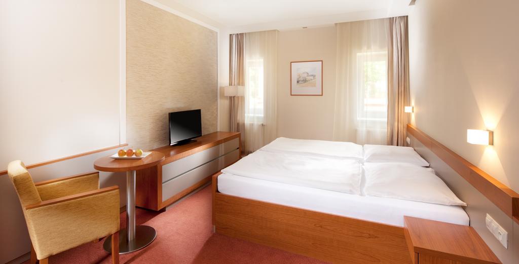Hotel Reza Františkovy Lázně エクステリア 写真
