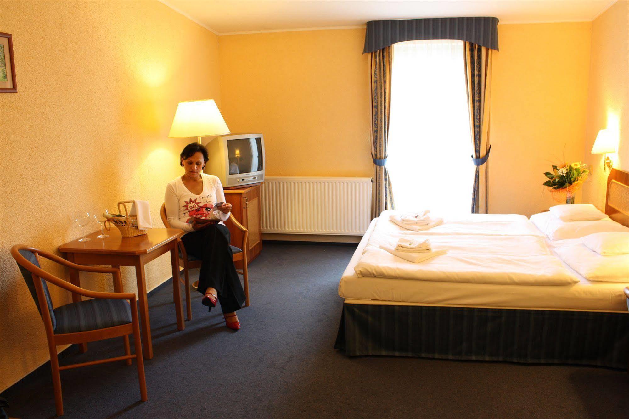Hotel Reza Františkovy Lázně エクステリア 写真