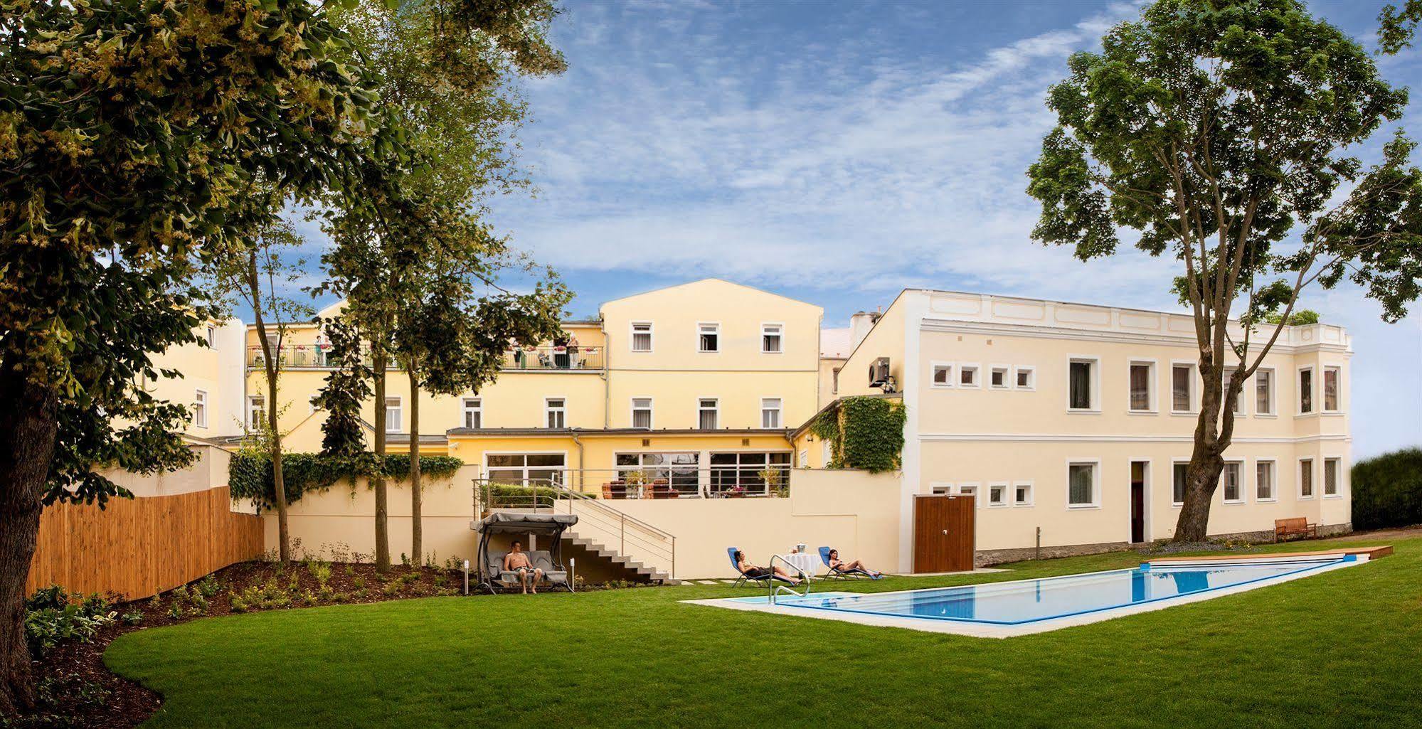Hotel Reza Františkovy Lázně エクステリア 写真